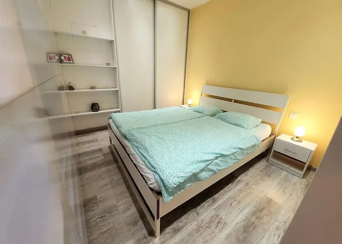 Comfy & Stylish Flat In The Centre + Parking